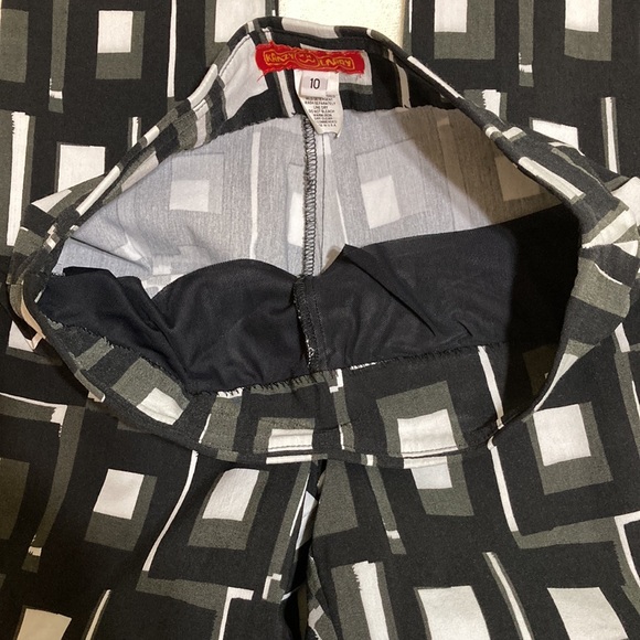 Krazy Larry size 10 pull on geometric pattern pants. - Picture 6 of 6